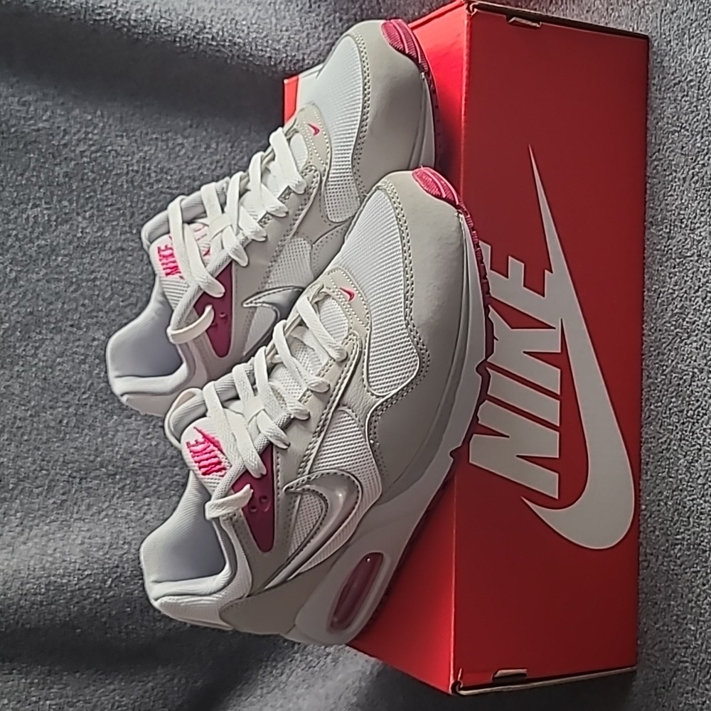 Nike Air Max Correlate Athletic Shoe White/Metallic Silver Women's Size 9